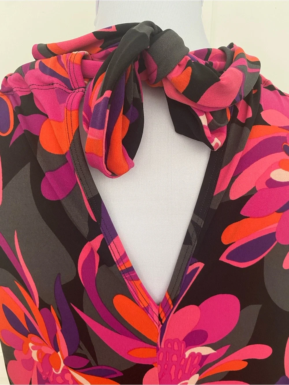 Trina Turk Juju Knit Vibrant Floral Halter Tie Dress Medium Tropical Mod Retro - Picture 5 of 10